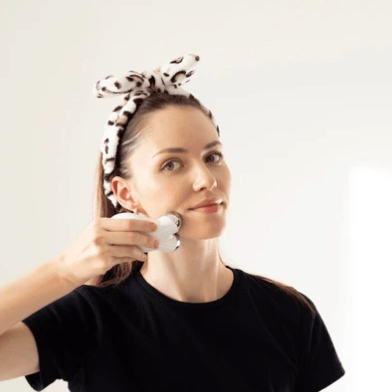 VivaLift™ - Microcurrent Face Sculptor