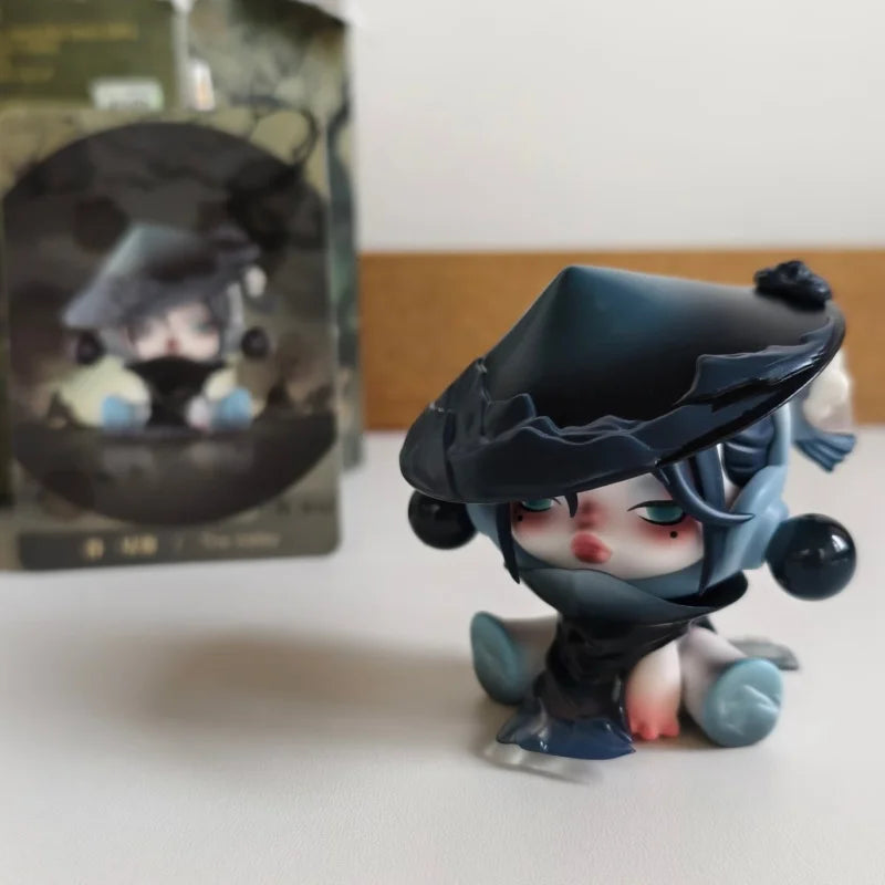 ShadowPull™ Mystery Figure Box